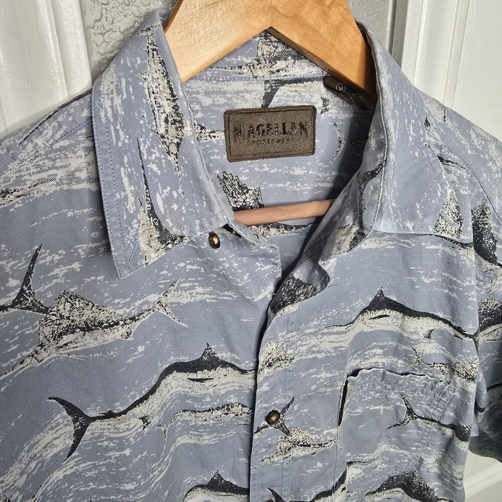 Magellan Sportswear Men's Medium Swordfish Short Sleeve Button Up Fishing Shirt